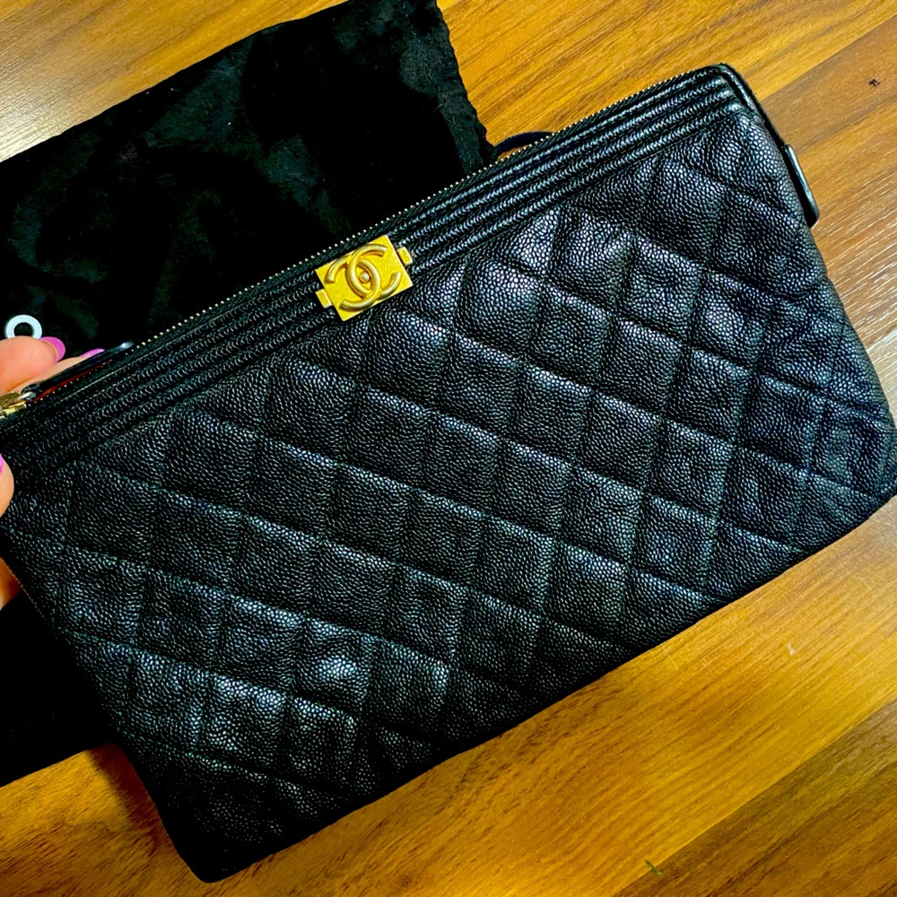 Chanel O-Case brand new/never used caviar leather clutch/oversized wallet/case